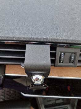 Preview: RS-Mount, fahrzeugspezifischer Handyhalter passend für Audi Q3 F3 Baujahr 2018-2023, Made in Germany